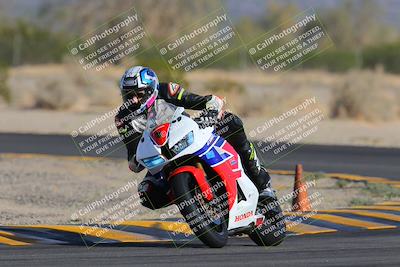 media/Nov-05-2022-SoCal Trackdays (Sat) [[f8d9b725ab]]/Turn 5 (940am)/